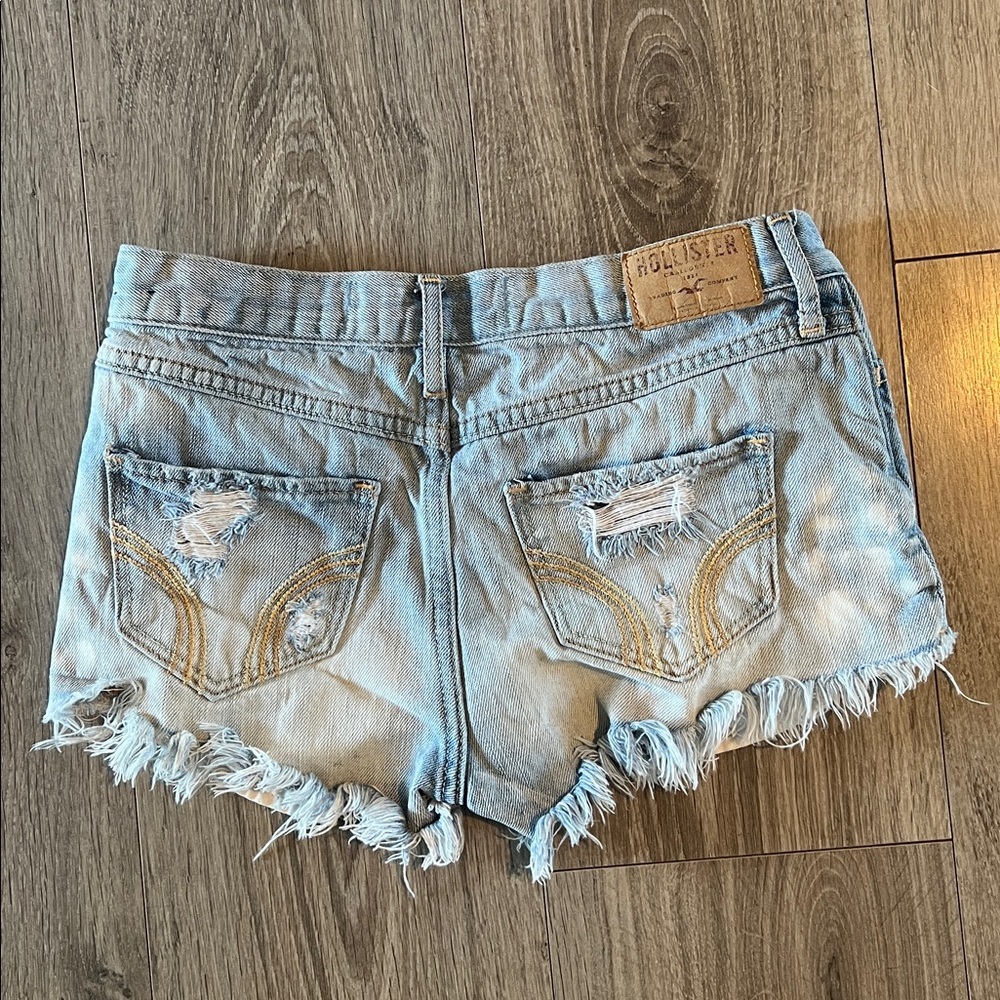 Hollister Light Blue Distressed Jean Shorts - Picture 4 of 7